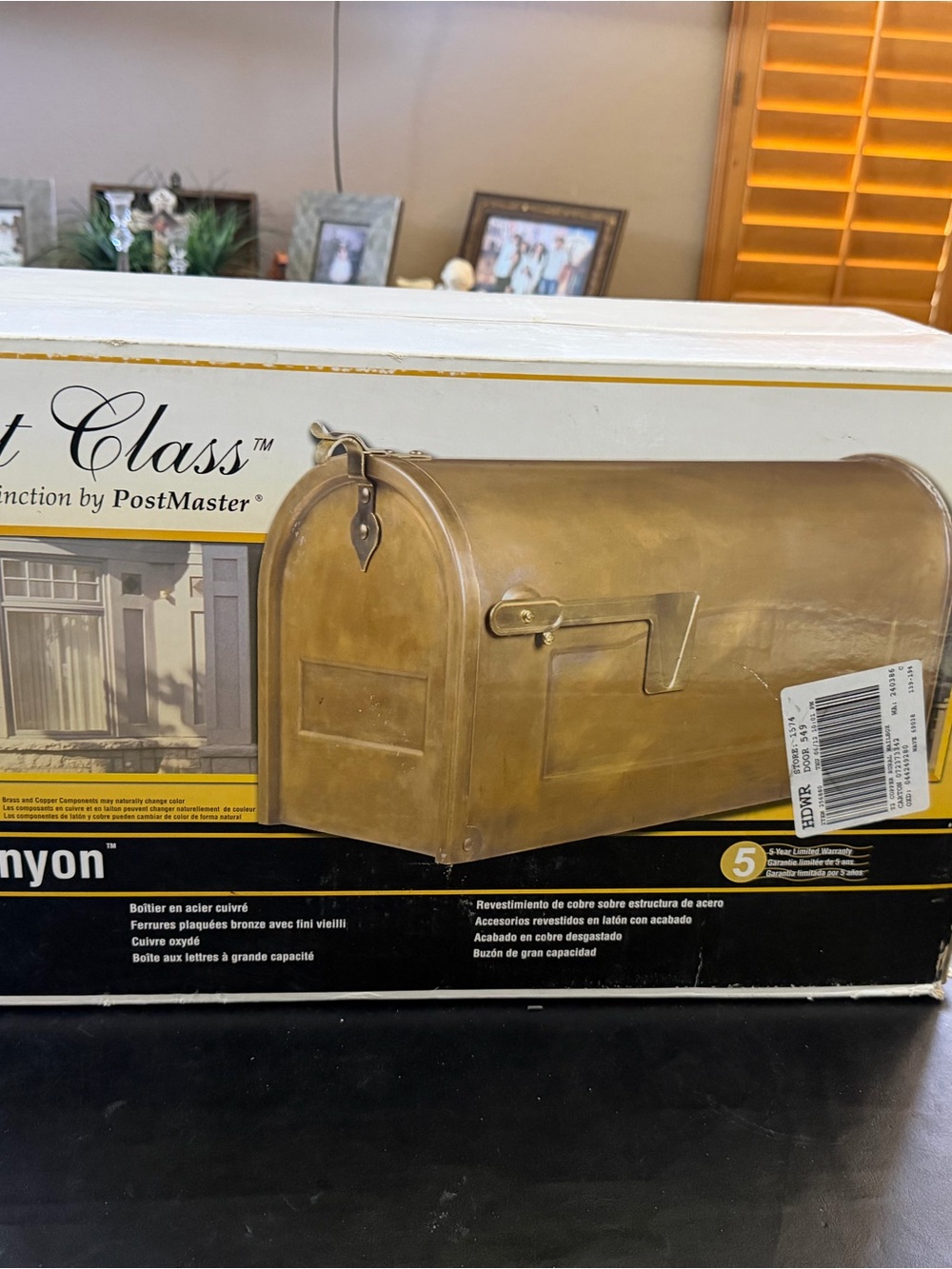 Classic Canyon Mailbox in Brass Finish
